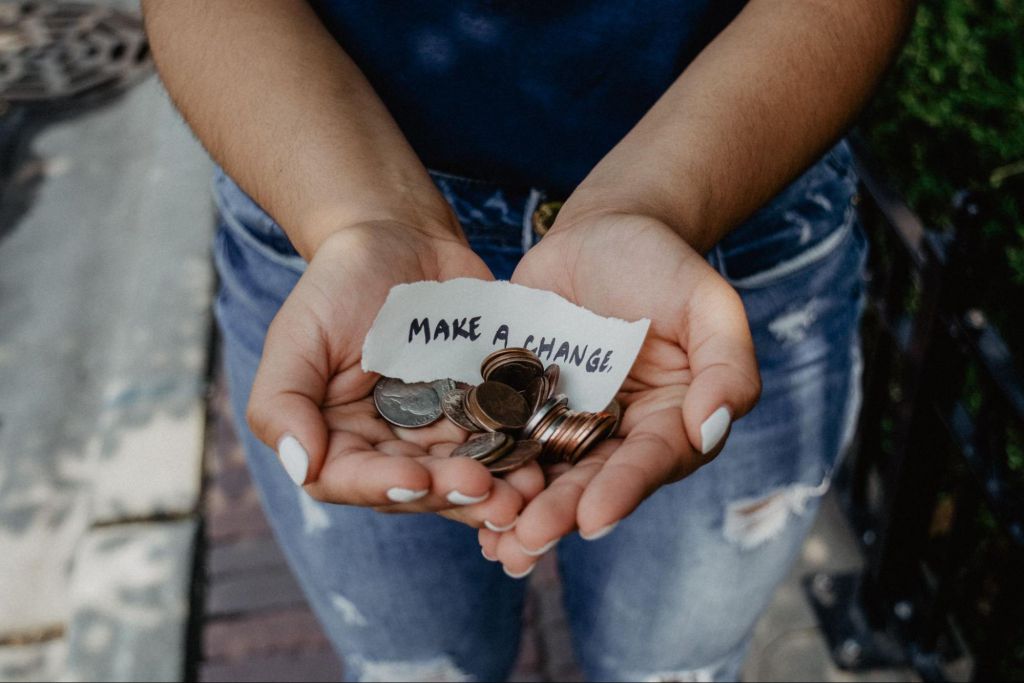 how much is the salary of a nonprofit employee?